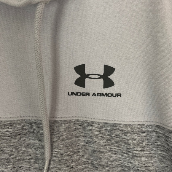 Under Armour Hoodie Women's Large Short Sleeve Kangaroo Pocket Drawstring Hood - Picture 4 of 9